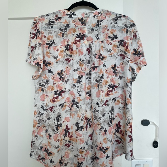 Torrid white chiffon floral blouse - Picture 2 of 3